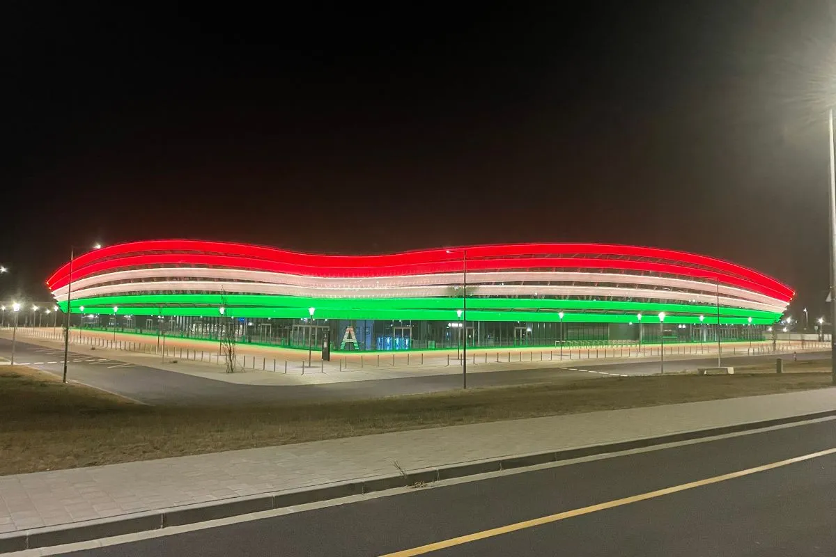 Alba-Arena je multifunkční centrum pro pořádání akcí a kulturních akcí o celkové čisté ploše 23 730 m².