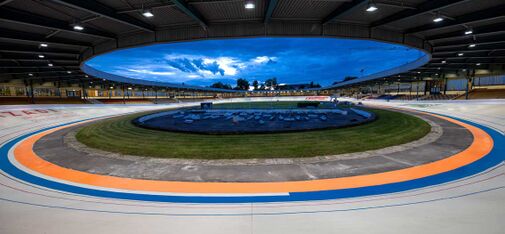 Polootevřený lipský velodrom je s délkou 400 metrů nejdelší svého druhu v Německu. © MC-Bauchemie 2021