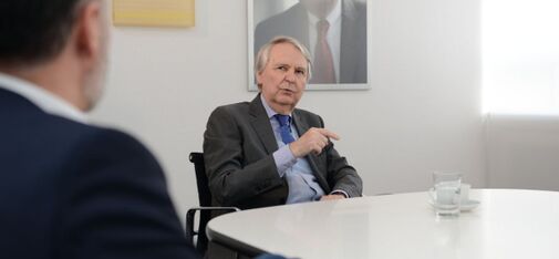 Jubilejní interview s Dr. Clausem-M. Müllerem a oběma jednateli společnosti.