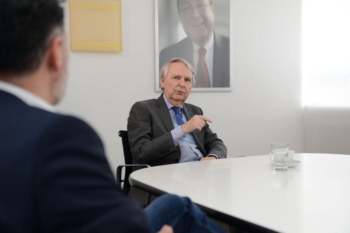 Jubilejní interview s Dr. Clausem-M. Müllerem a oběma jednateli společnosti.